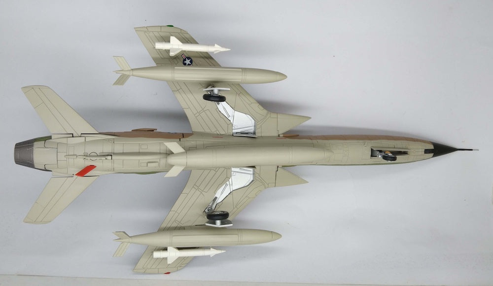 1/72 F-105F Thunderchief 63-8301 Lt Col. Leo Thorsness 355th TFW 357th TFS 17 April 1967