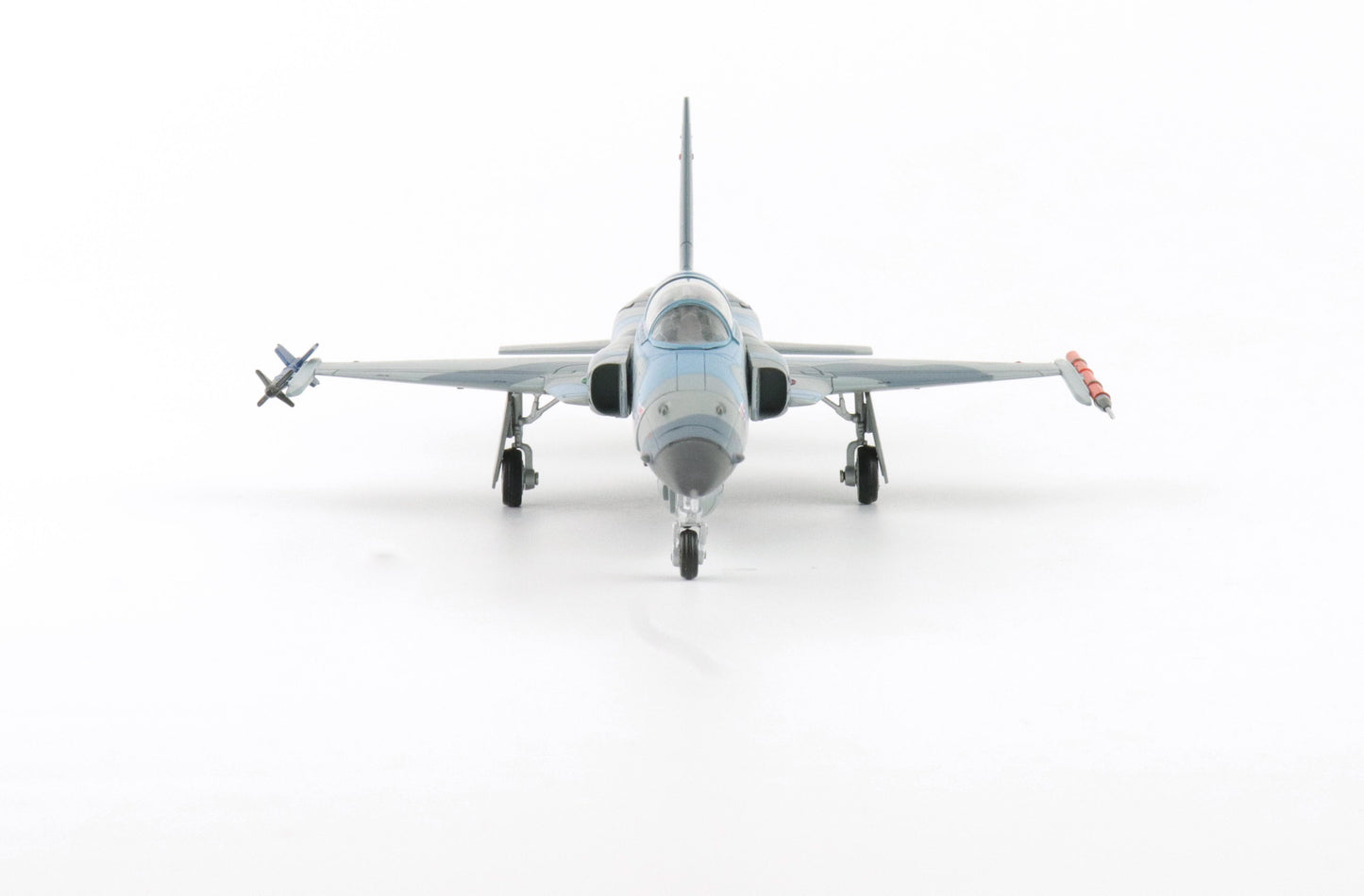 1/72 F-5N "Adversary Fighter" Red 117 761533 VFC-111 2017