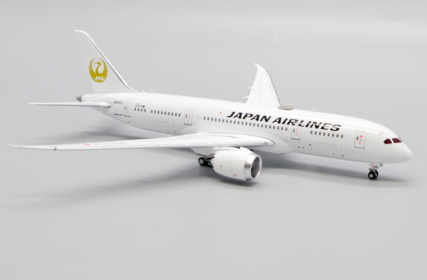 1/400 Japan Airlines B7878 (JA835J)