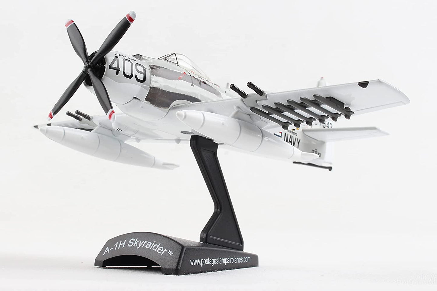 1/110 A1H Skyraider - Papoose Flight -