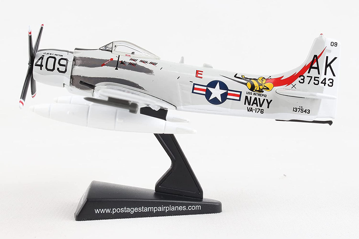 1/110 A1H Skyraider - Papoose Flight -