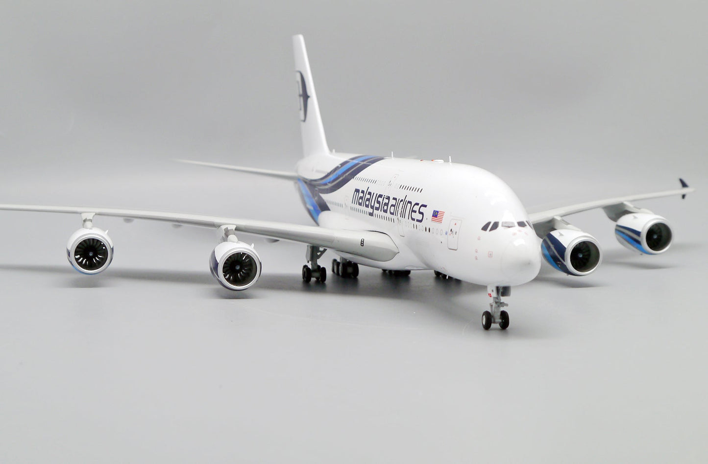 1/200 Malaysia Airlines A380 9MMNB