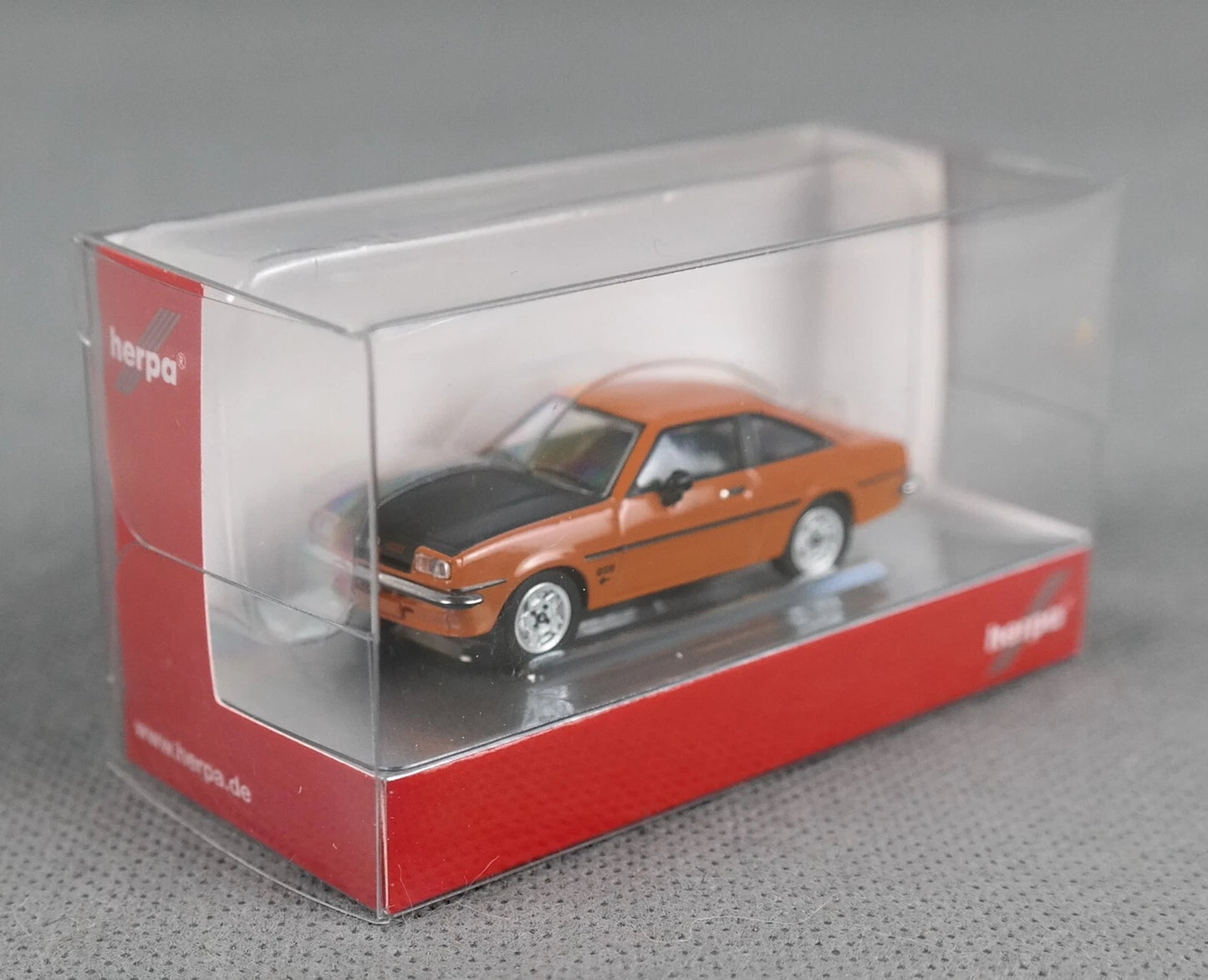 1/87 Opel Manta B Sienna Red