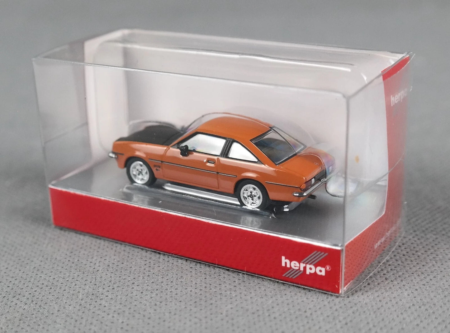 1/87 Opel Manta B Sienna Red