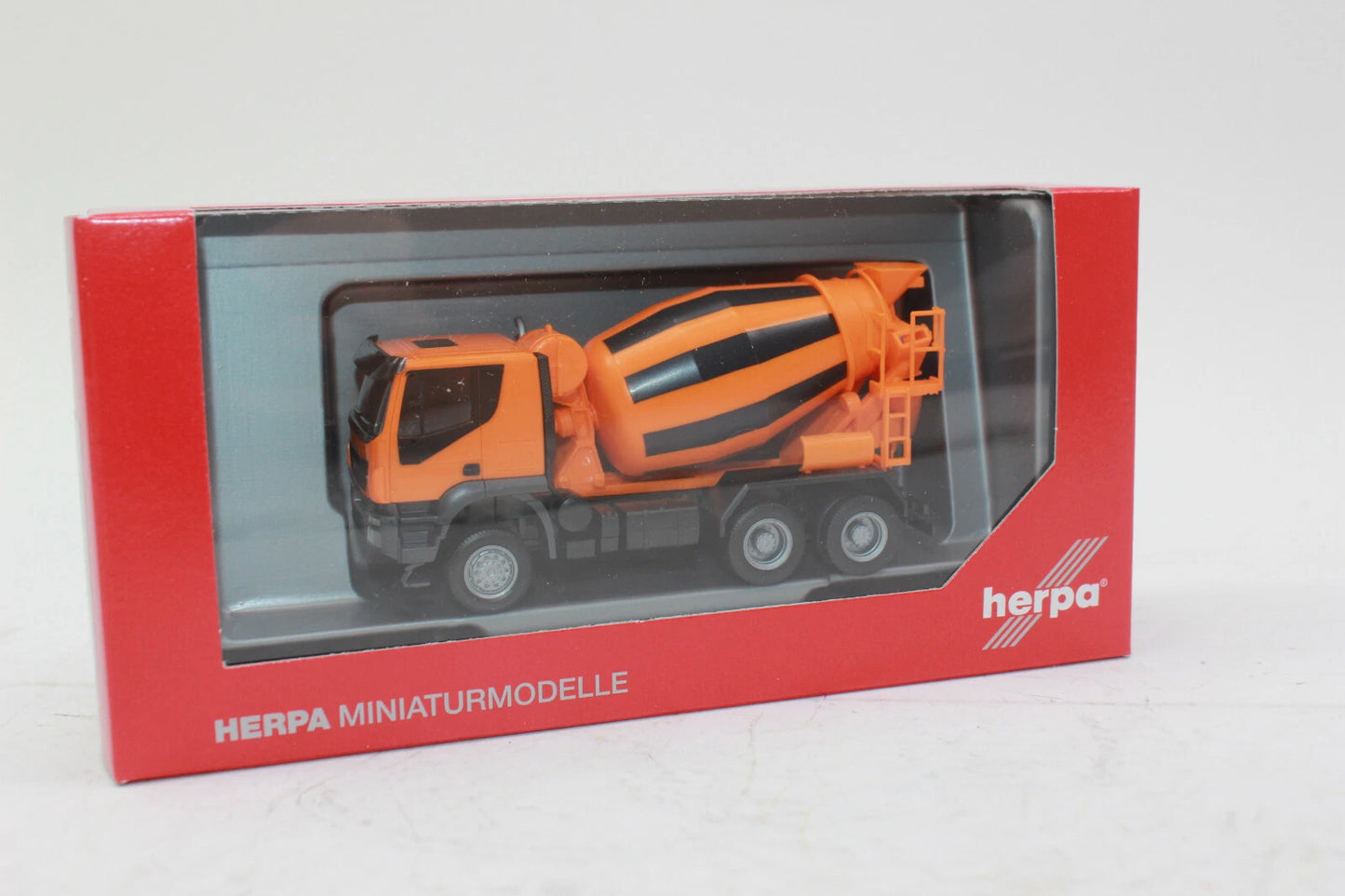1/87 Iveco Trakker 6x6 Concret Mixer Truck Orange