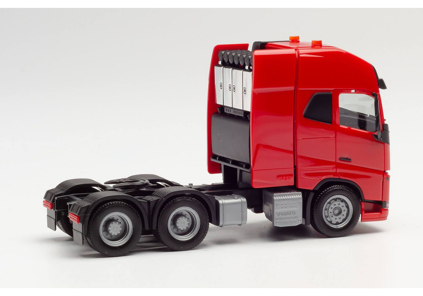 1/87 Volvo FH Gl.iXL 6x4 Tractor with Heavy Duty Tower Red