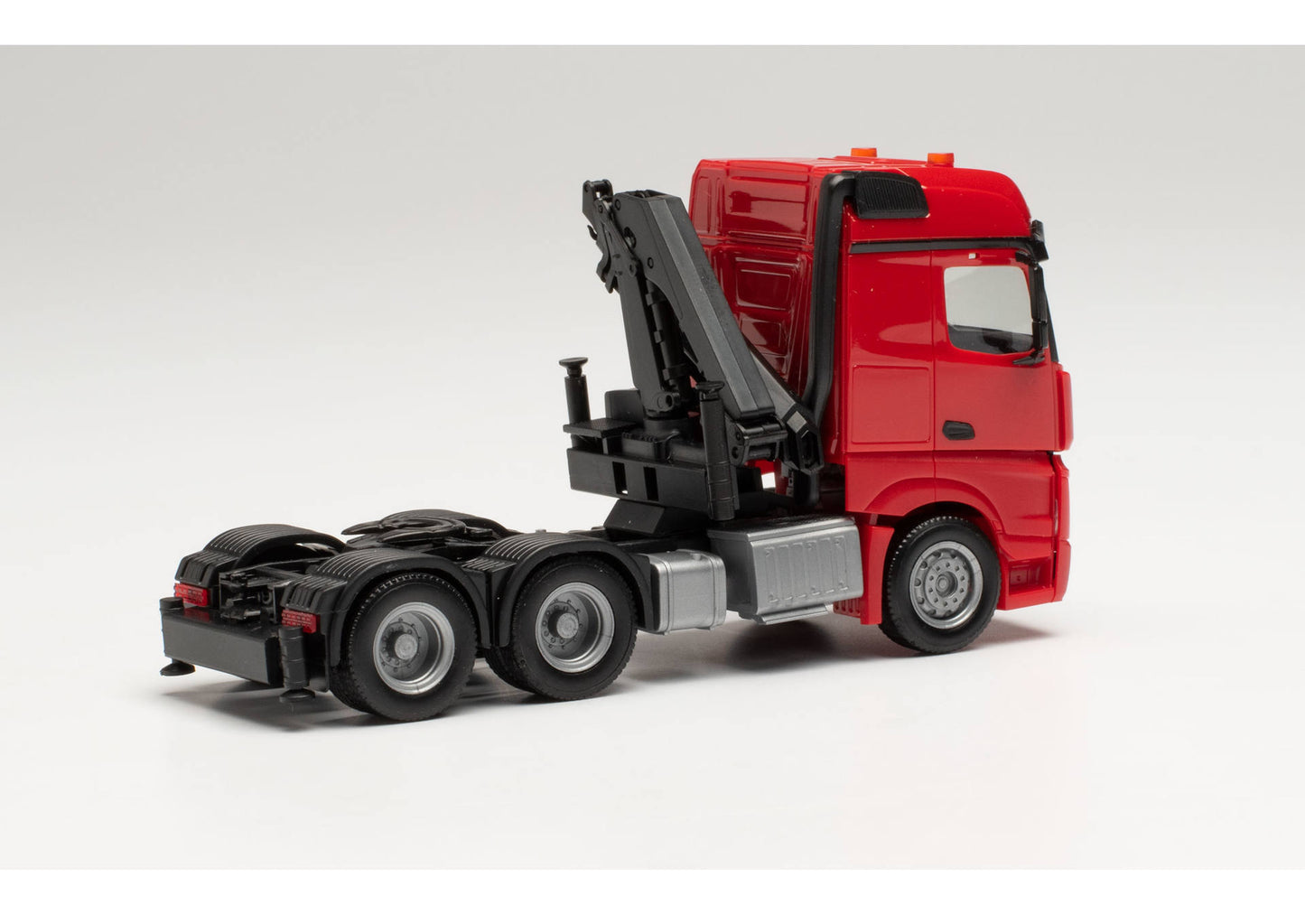1/87 MercedesBenz Arocs 6x4 with Crane Tractor Red