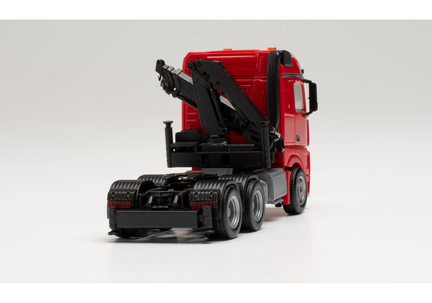 1/87 MercedesBenz Arocs 6x4 with Crane Tractor Red