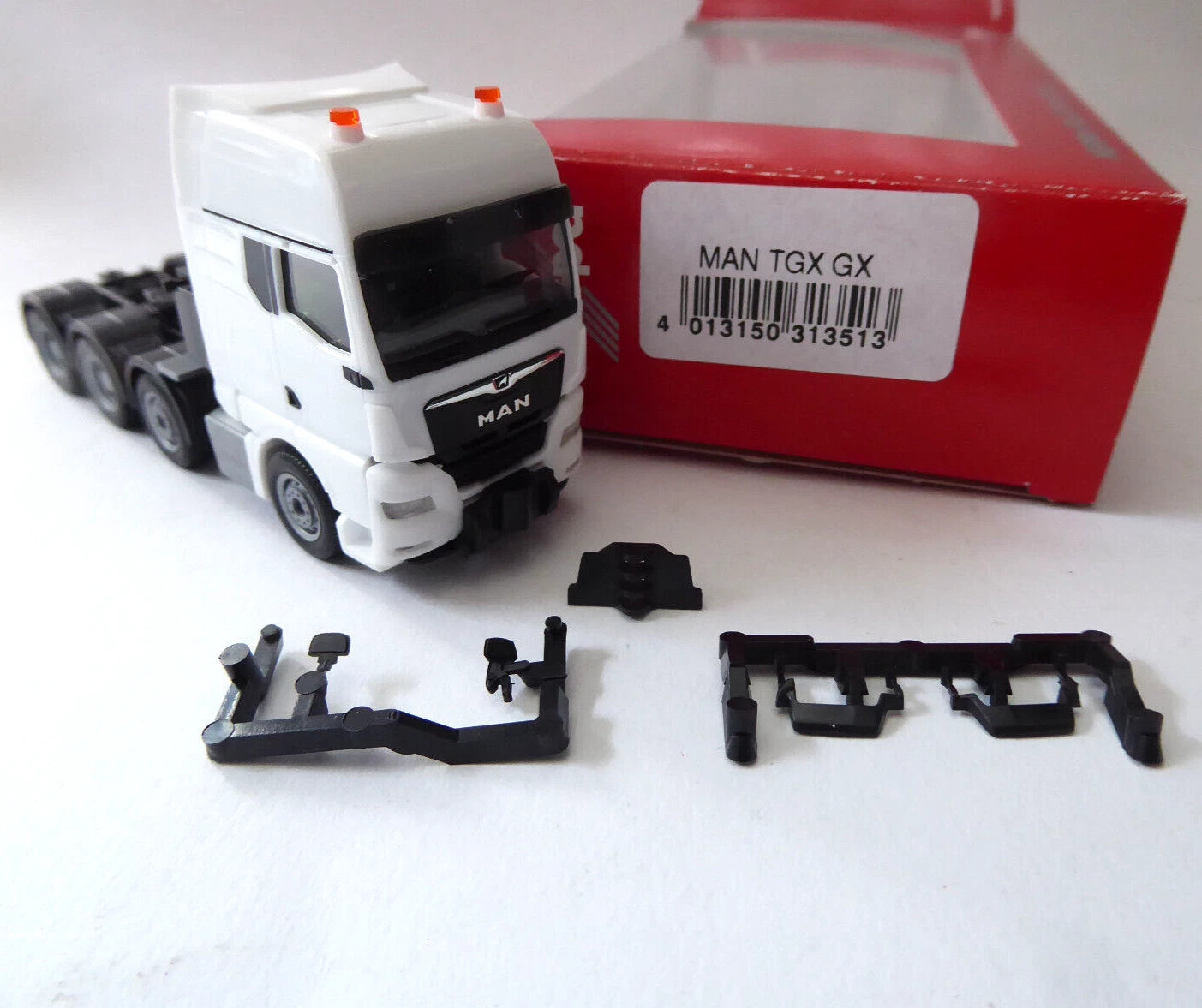 1/87 MAN GX Heavy Duty Tractor White