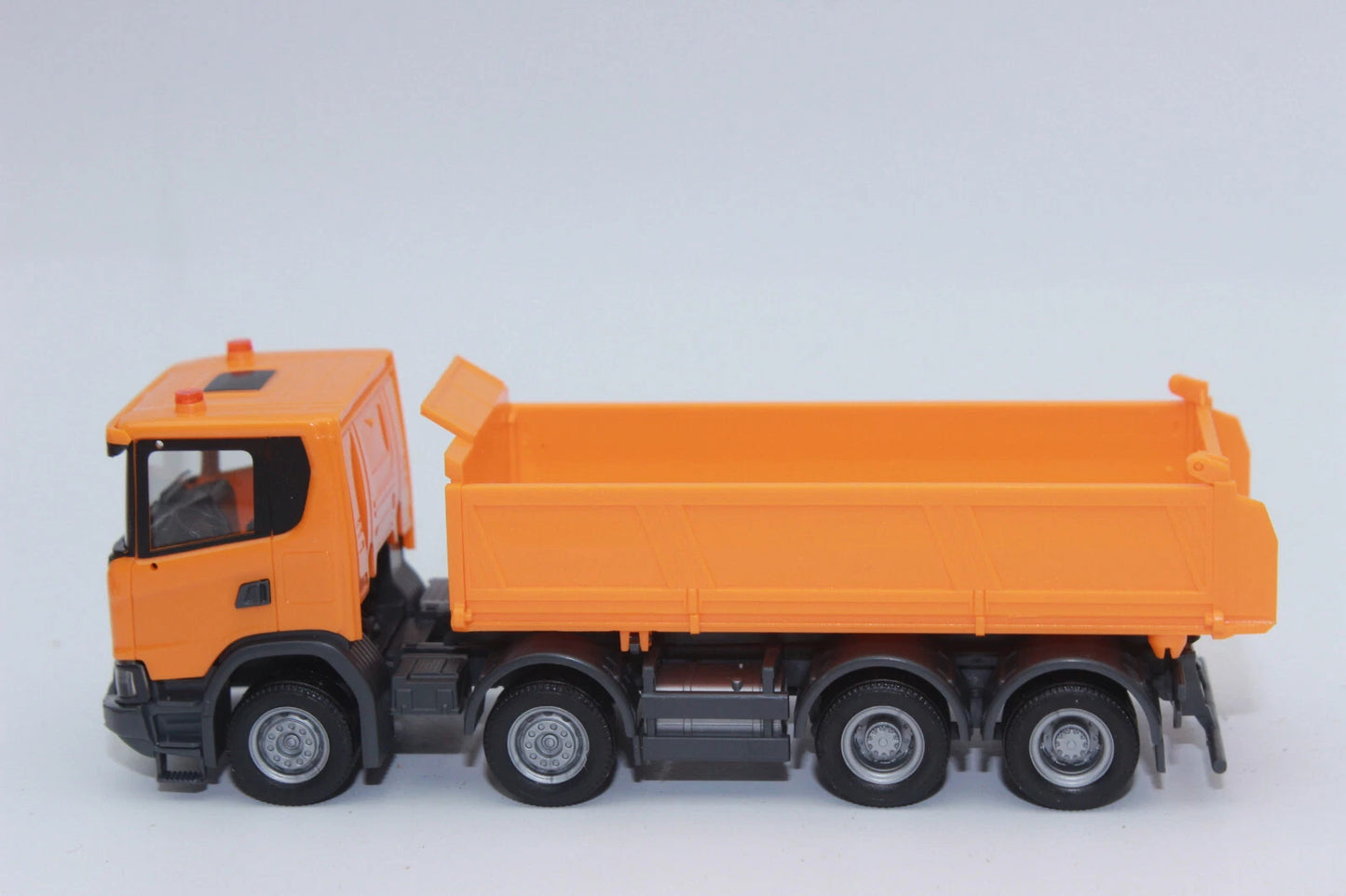 1/87 Scania XT17 Meiler Threeway Dumper Orange