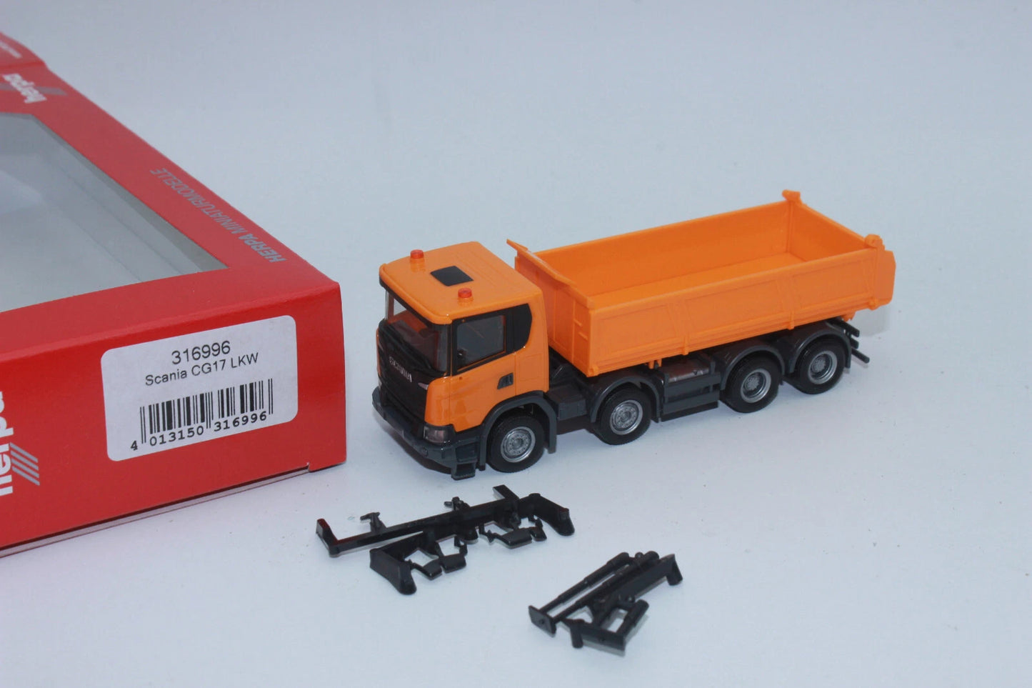 1/87 Scania XT17 Meiler Threeway Dumper Orange
