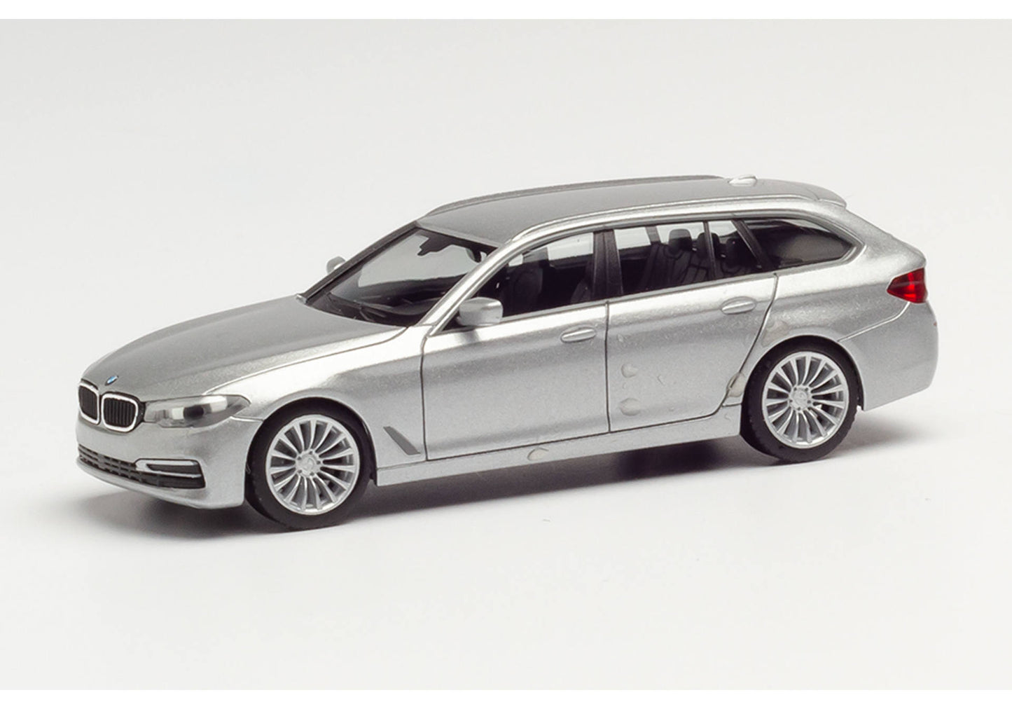 1/87 BMW 5 Series Touring Glacier Silver Metallic