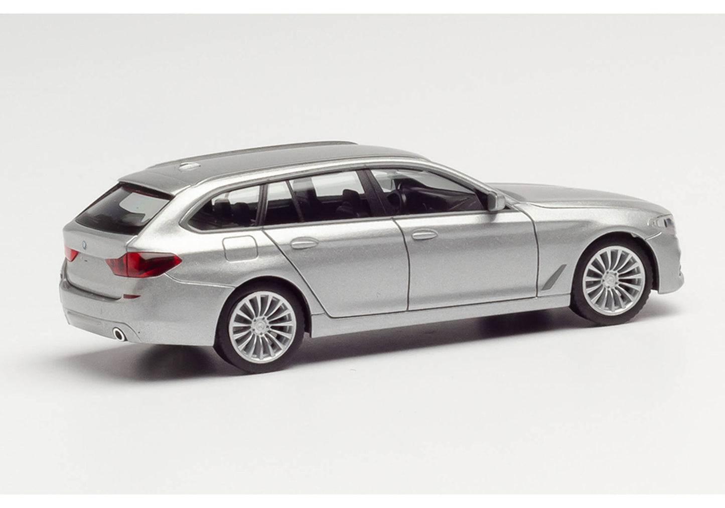 1/87 BMW 5 Series Touring Glacier Silver Metallic