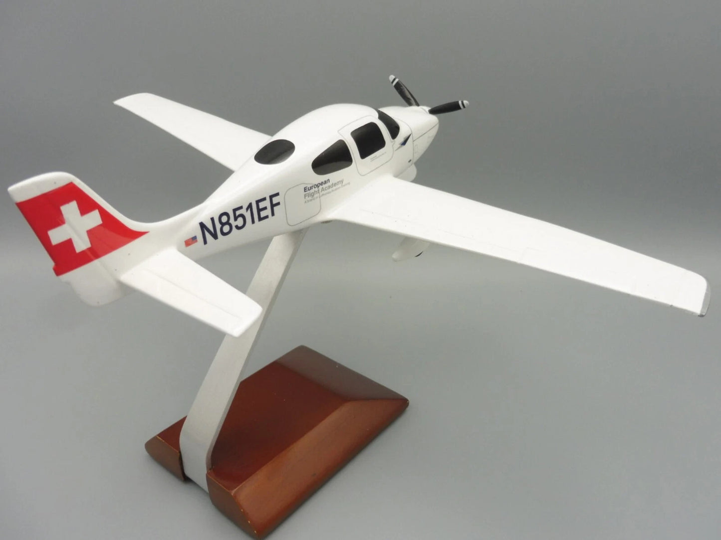 1/40 European Flight Academy Cirrus SR20 - Swiss International Air Lines