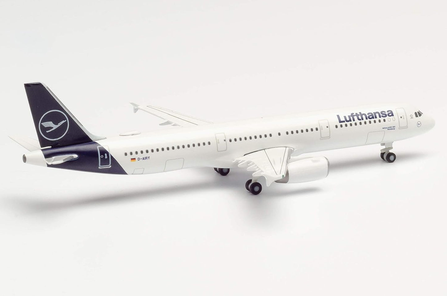 1/500 United Airlines Boeing 737-800 New 2019 Colors N37267