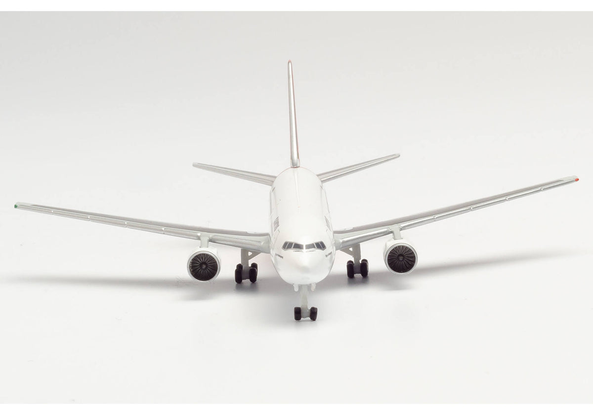1/500 Qantas Boeing 767-200 VH-EAJ "City of Wollongong" Centenary Series