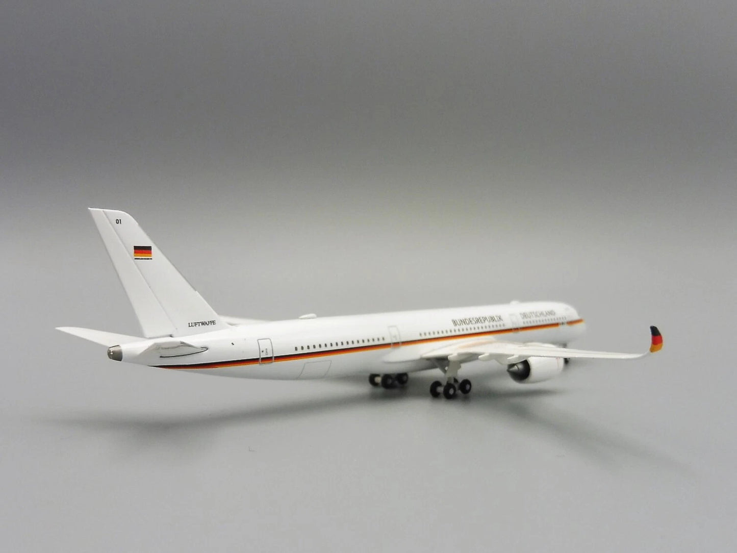 1/500 Luftwaffe Flugbereitschaft Airbus A350-900 "Konrad Adenauer"