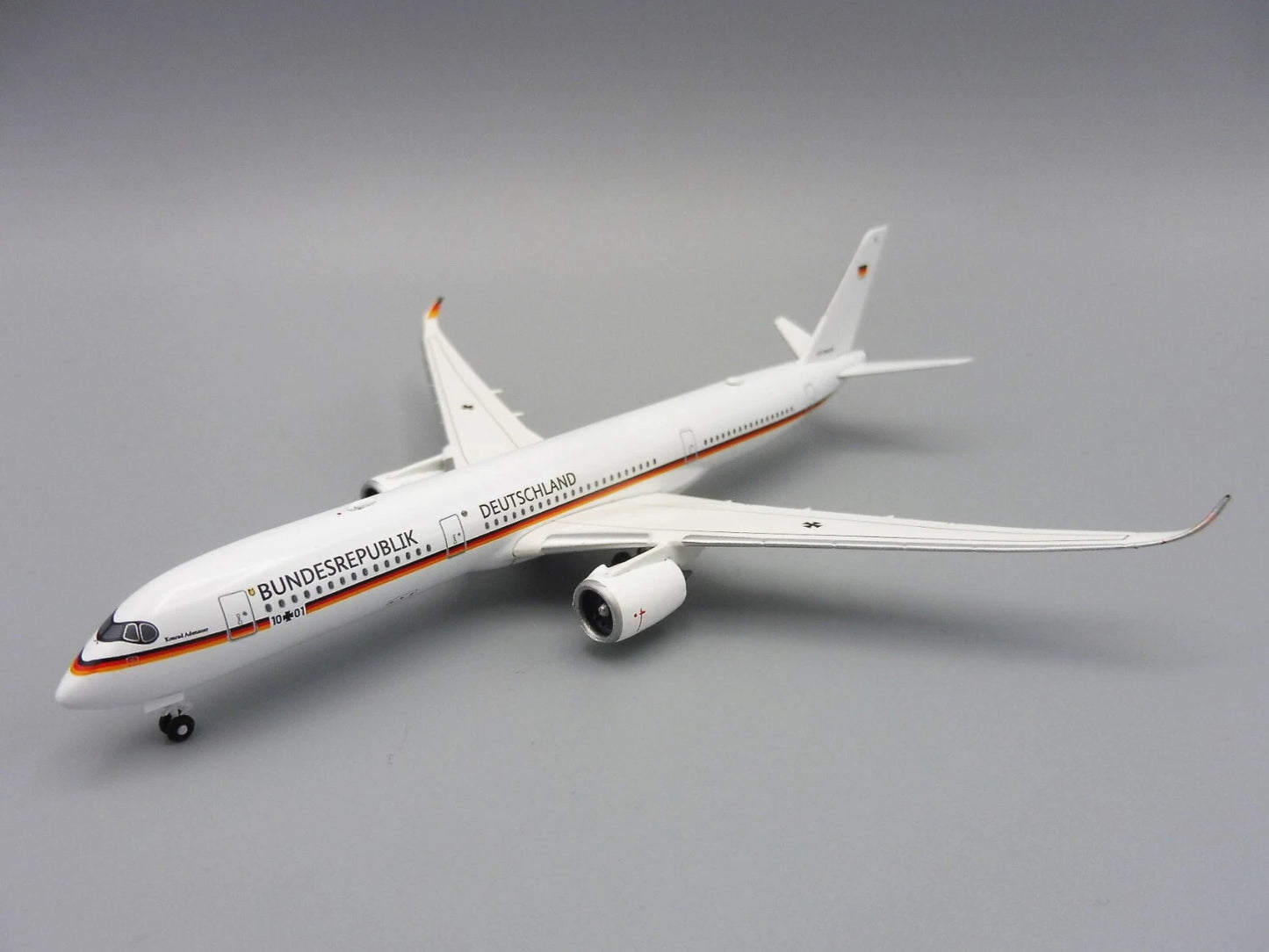 1/500 Luftwaffe Flugbereitschaft Airbus A350-900 "Konrad Adenauer"