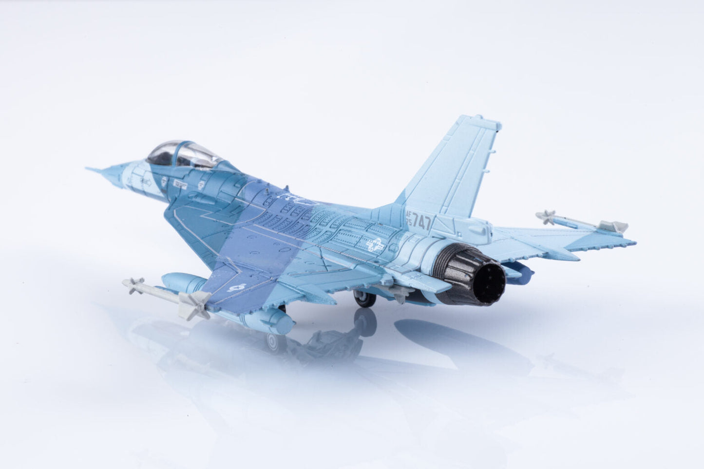 1/144 F16XL U.S. Air Force XL2 Prototype