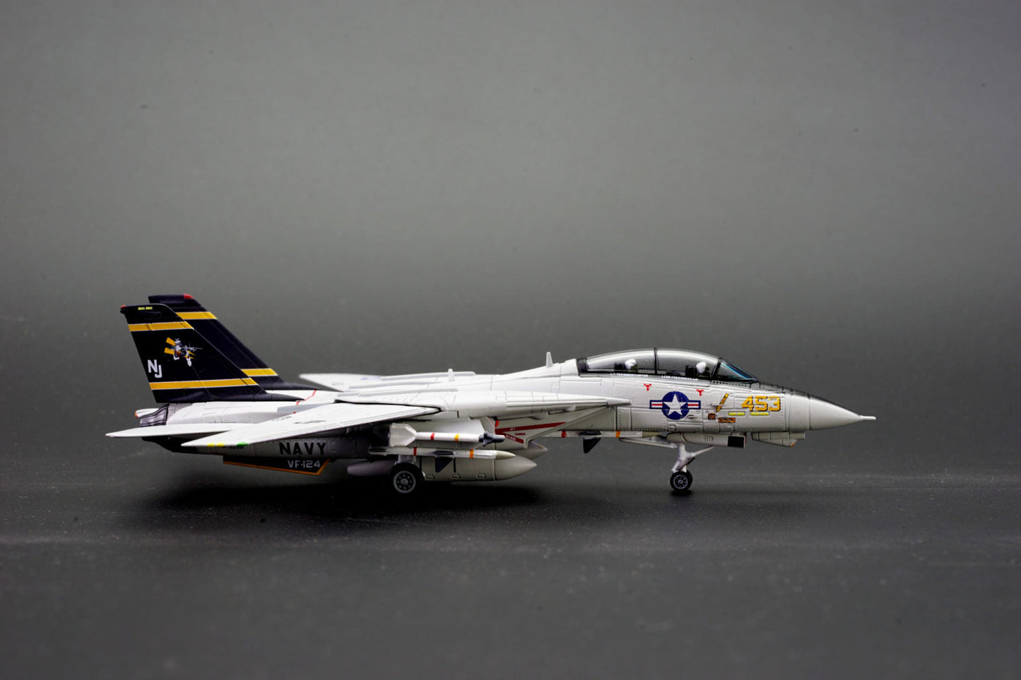 1/144 F14A Tomcat VF124 Gunfighters NJ453