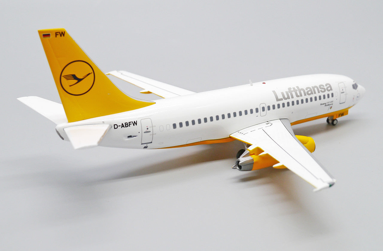1/200 Lufthansa B737200 DABFW Experimental Color Scheme