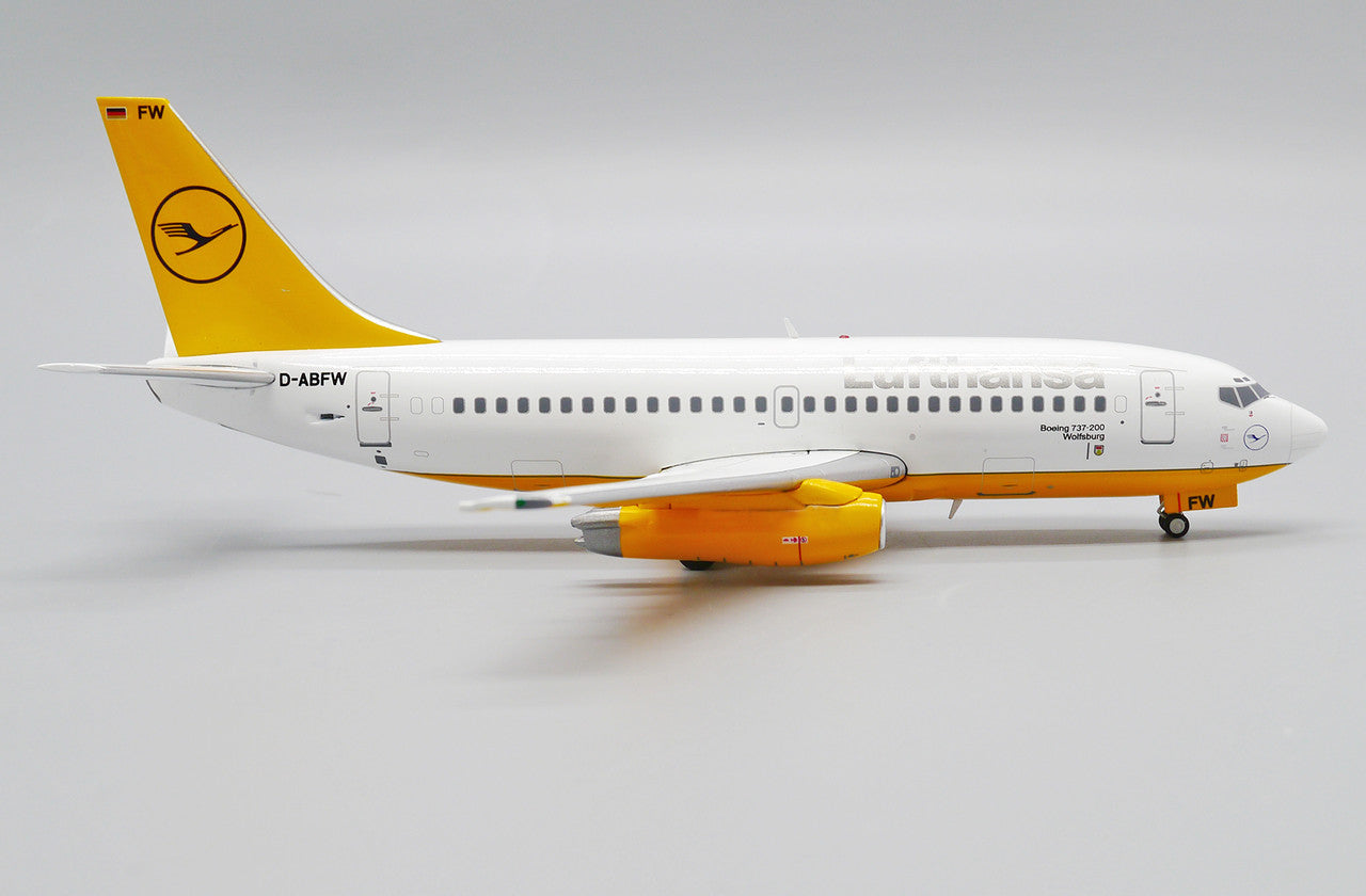 1/200 Lufthansa B737200 DABFW Experimental Color Scheme