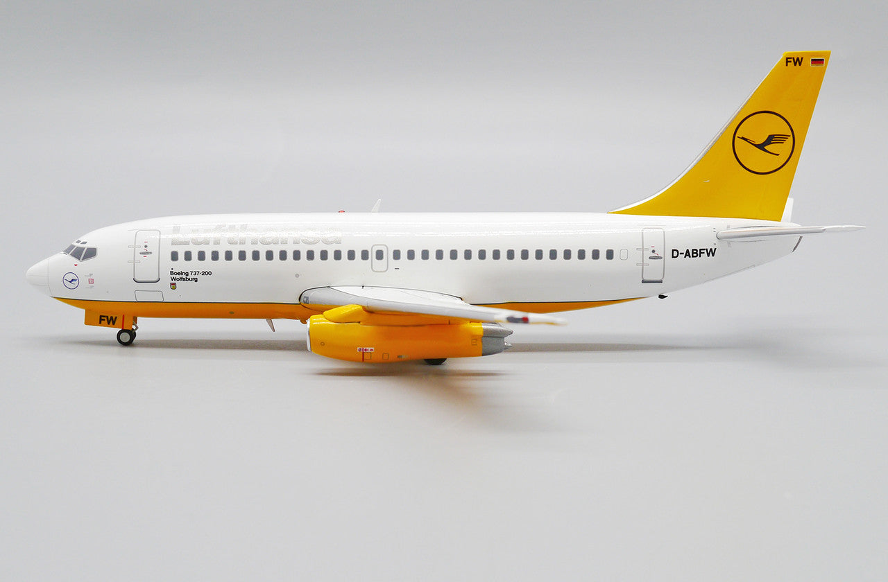 1/200 Lufthansa B737200 DABFW Experimental Color Scheme