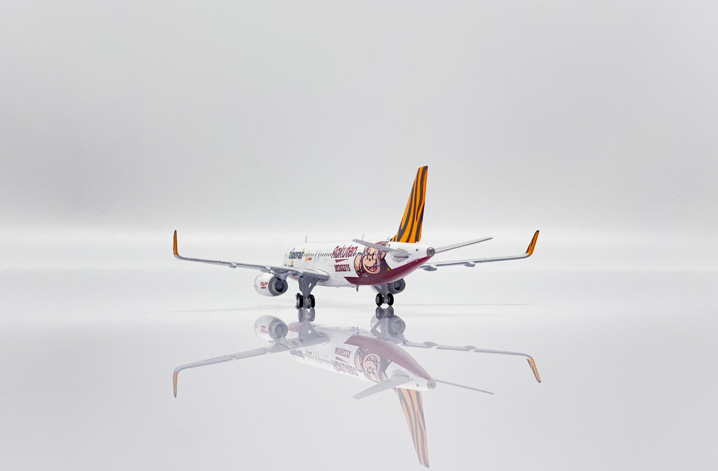 1/400 Tigerair Taiwan Airbus A320 B50006 Rakuten Monkeys Livery