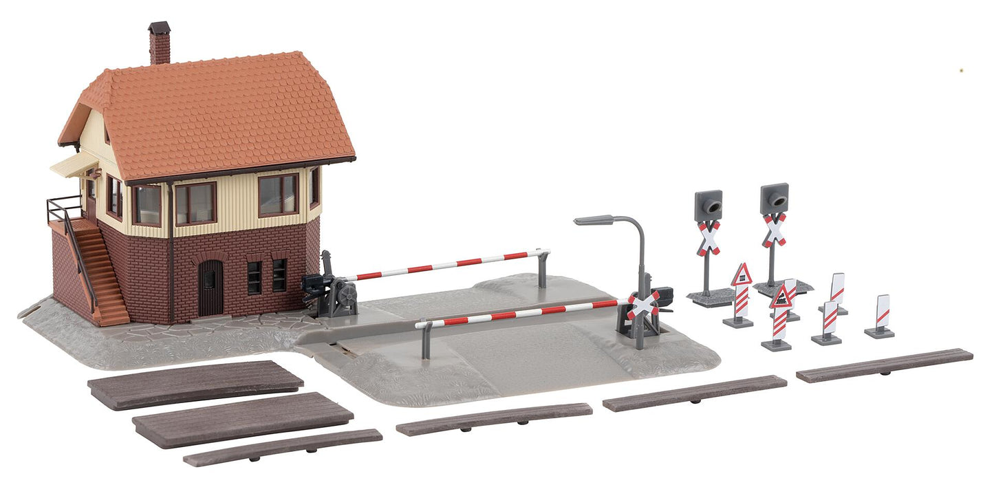 HO Level Crossing with Signal Tower