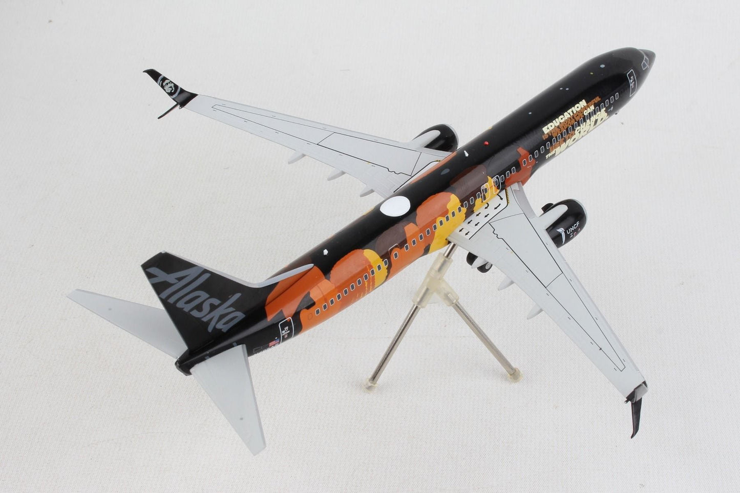 1/200 Alaska Airlines B737900ER N492AS Our Commitment Livery