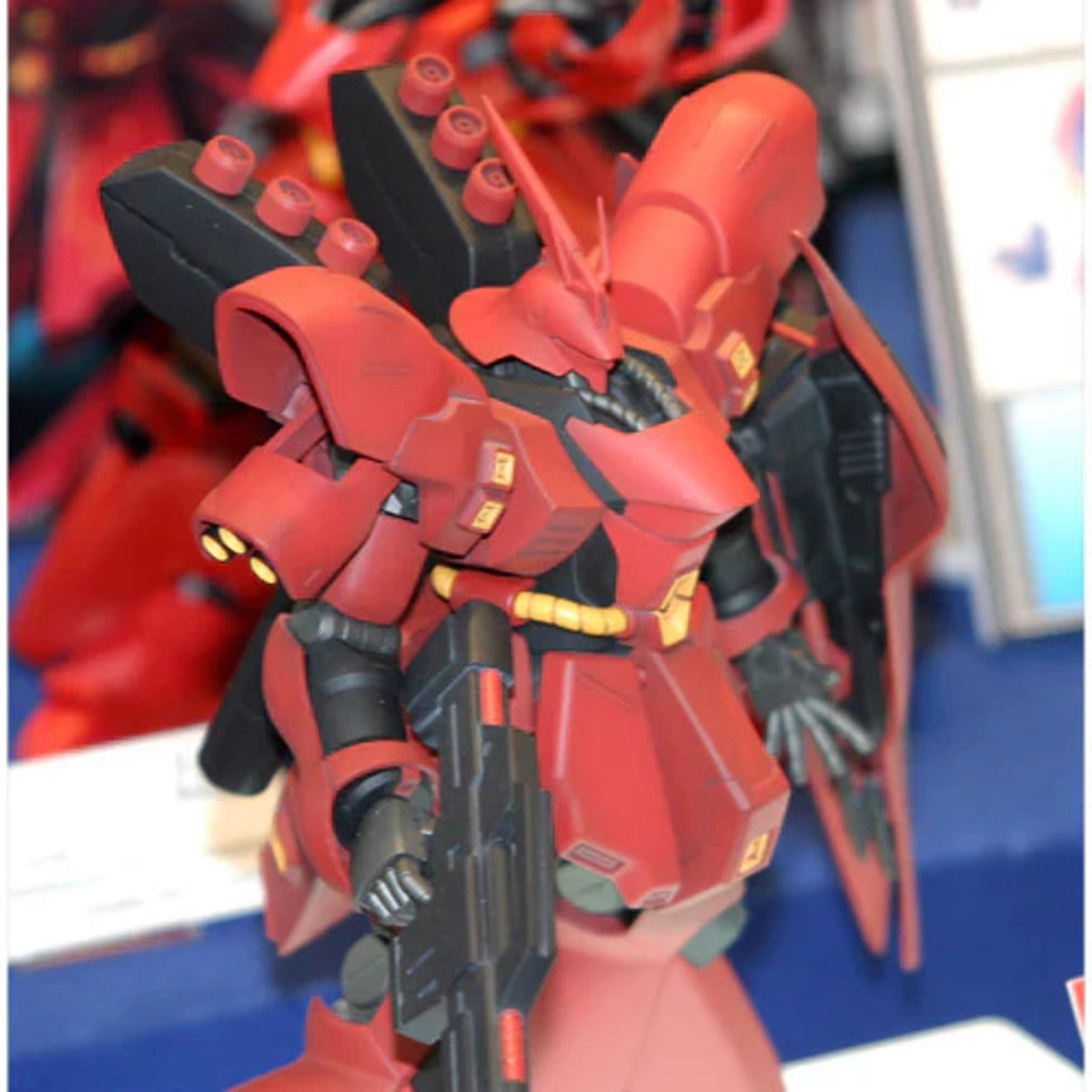 HGUC 1/144 Sazabi