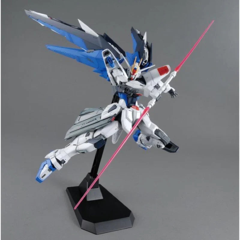 MG 1/100 FREEDOM GUNDAMÂ Ver.2.0