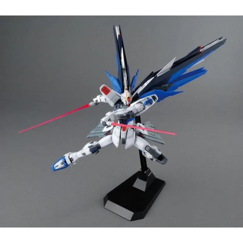 MG 1/100 FREEDOM GUNDAMÂ Ver.2.0