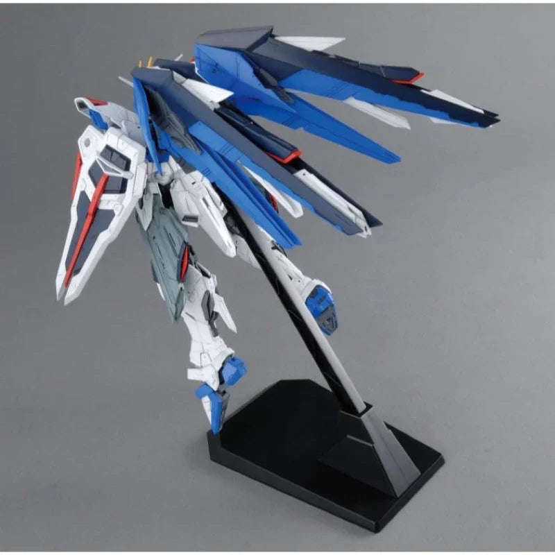 MG 1/100 FREEDOM GUNDAMÂ Ver.2.0