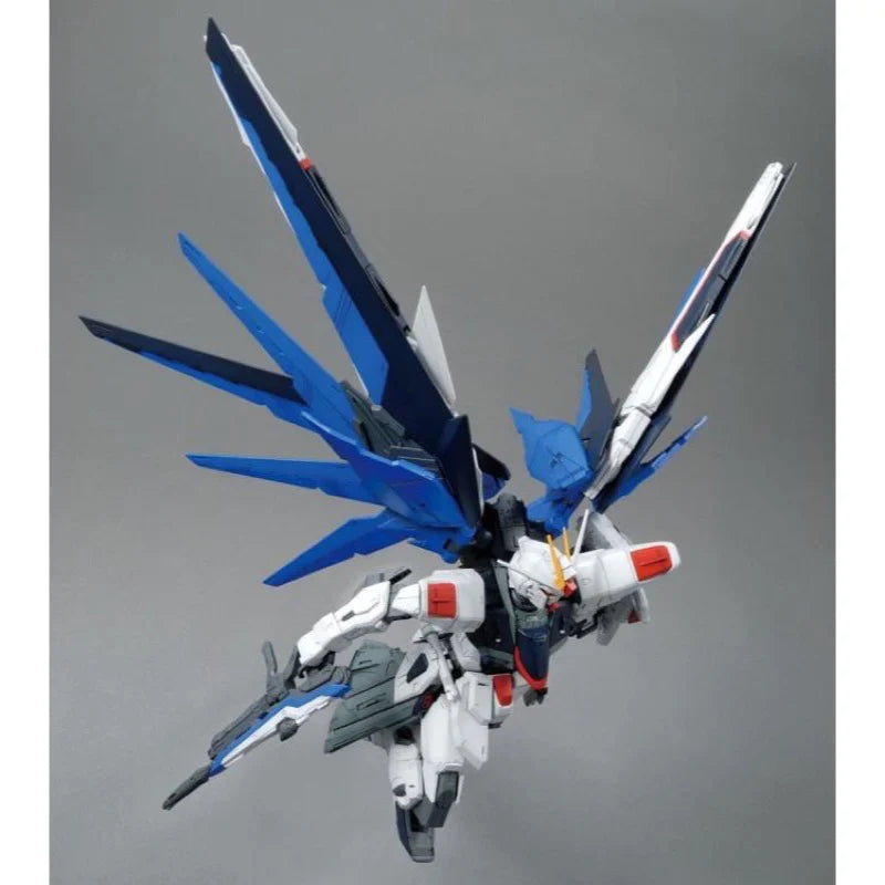 MG 1/100 FREEDOM GUNDAMÂ Ver.2.0