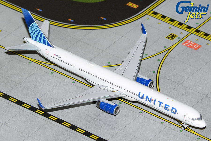1/400 United Airlines B757300 (N75854)