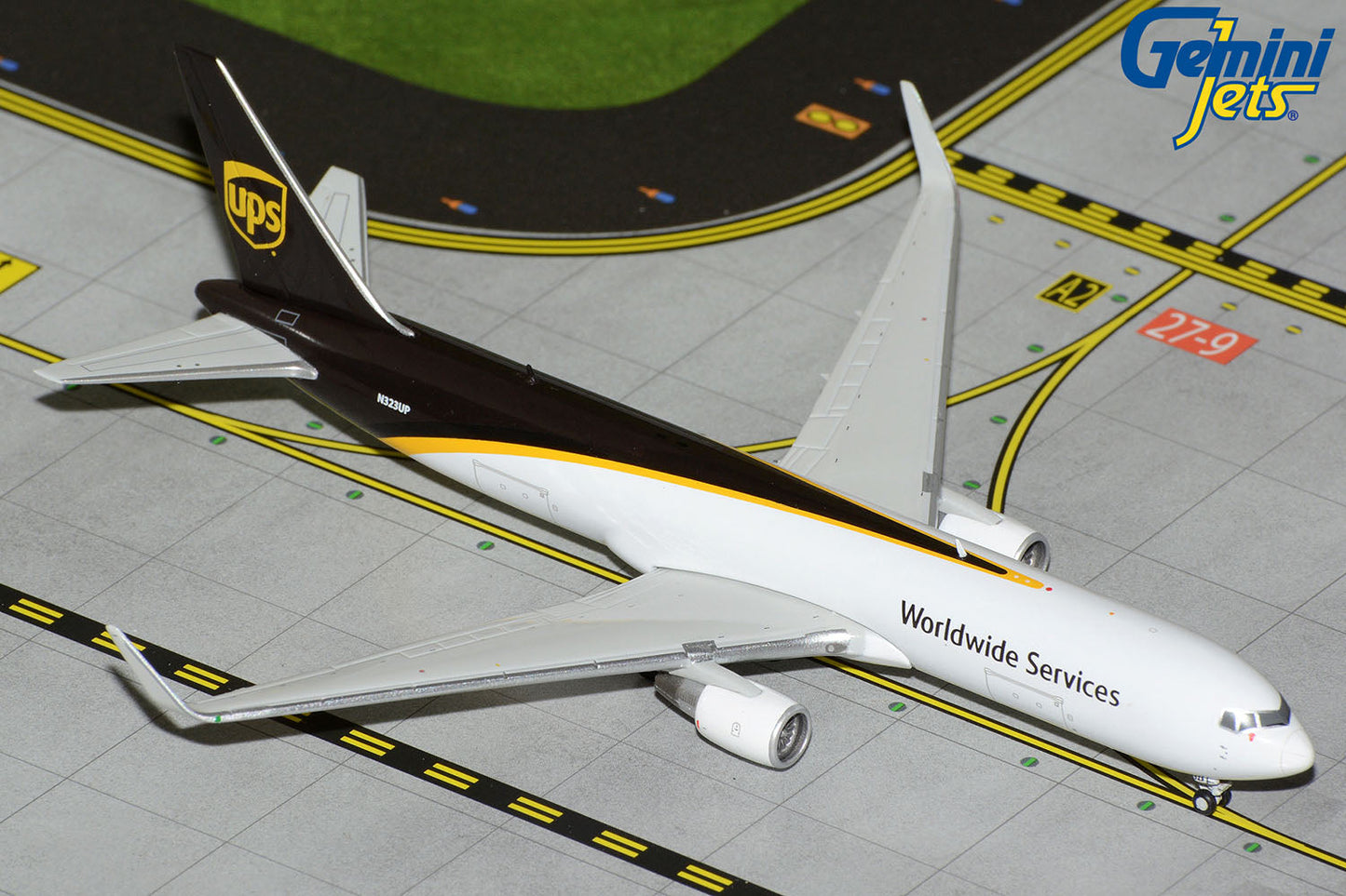 1/400 UPS B767-300ERF N323UP