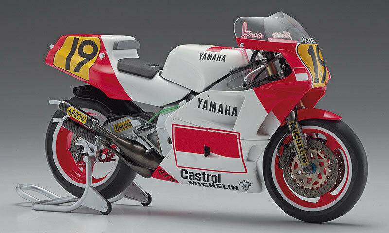 1/12 YAMAHA YZR500 0WA8
