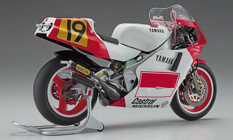 1/12 YAMAHA YZR500 0WA8