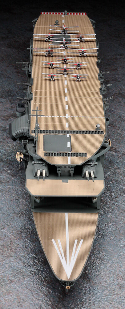 1/700 Japanese Navy Aircraft Carrier Akagi "Three Flight Deck" with Carrier-Based Aircraft Set