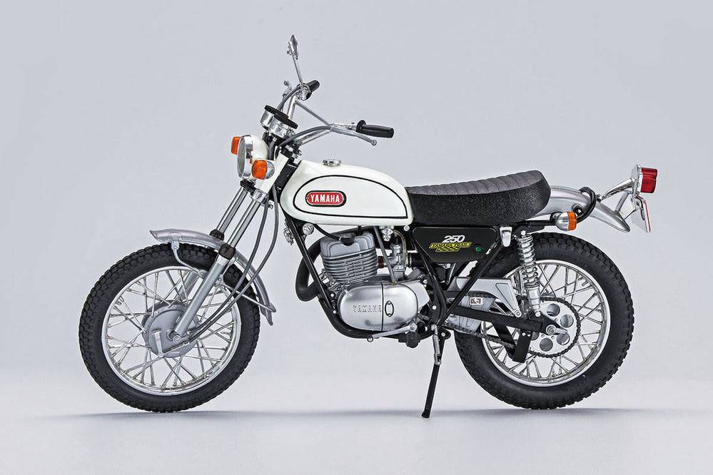 1/10 YAMAHA 250 ENDURO DT1