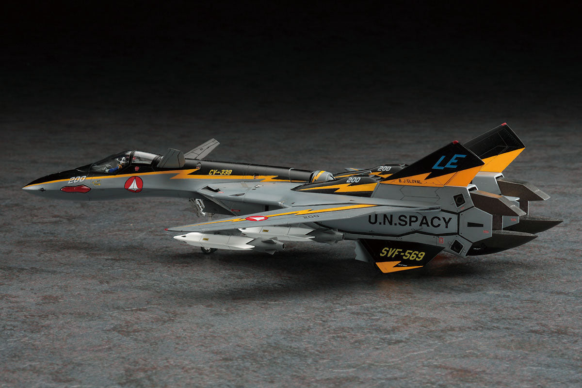 1/72 VF-19A "SVF-569 LIGHTNINGS" with High-Maneuver Missiles