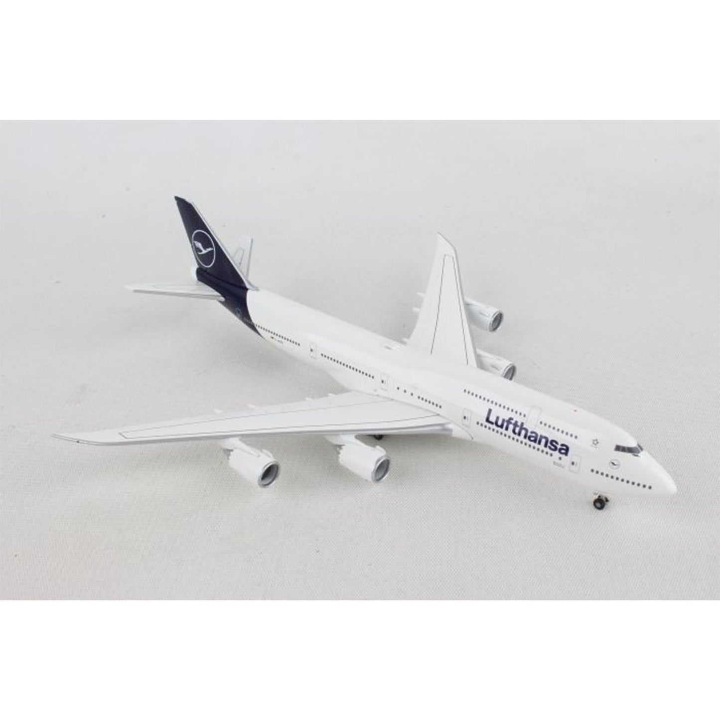 1/500 Lufthansa New Colors B747-8 Inter