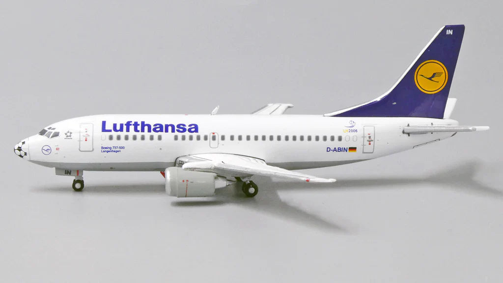 1/400 Lufthansa B737500 DABIN Football Nose