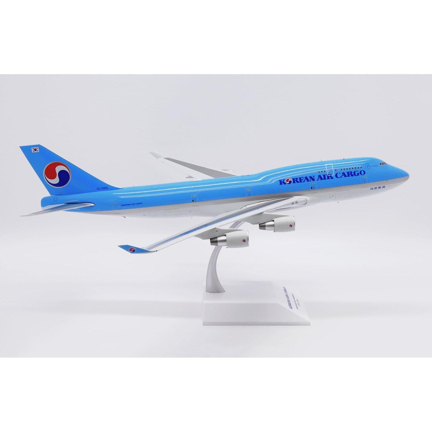 1/200 Korean Air Cargo Boeing 747-400BCF Reg: HL7486 with Stand