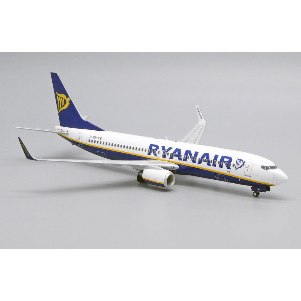 1/200 Ryanair Boeing 737-800 Reg: EI-EBI with Stand