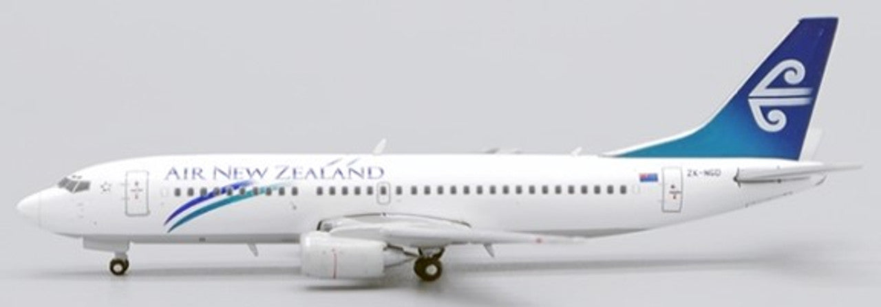 1/400 Air New Zealand Boeing 737-300 Reg: ZK-NGD with Antenna