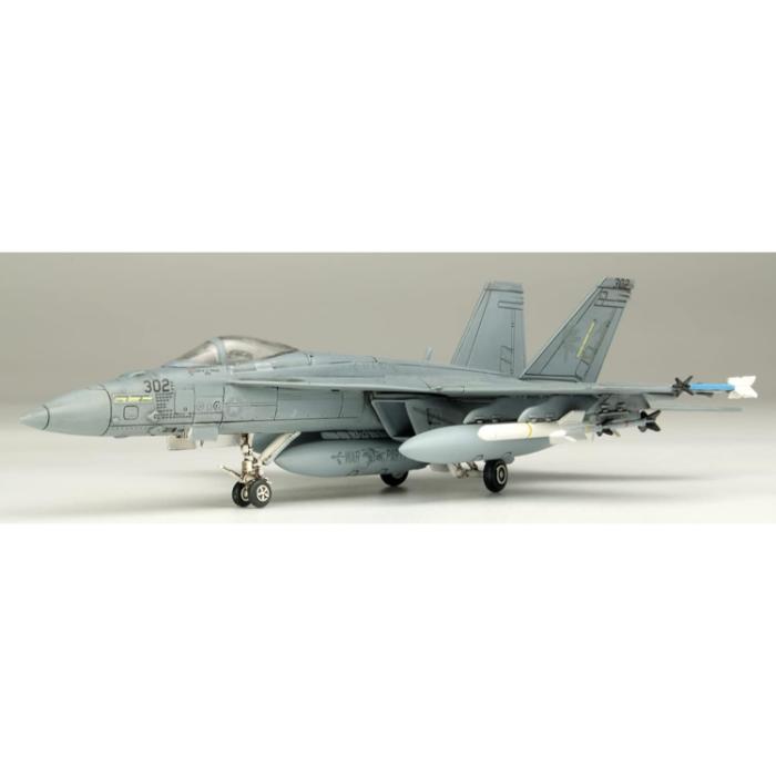 1/144 U.S. Navy F/A-18E Super Hornet "Golden Warriors" (Single-Seat) (2 Kits in One Box)