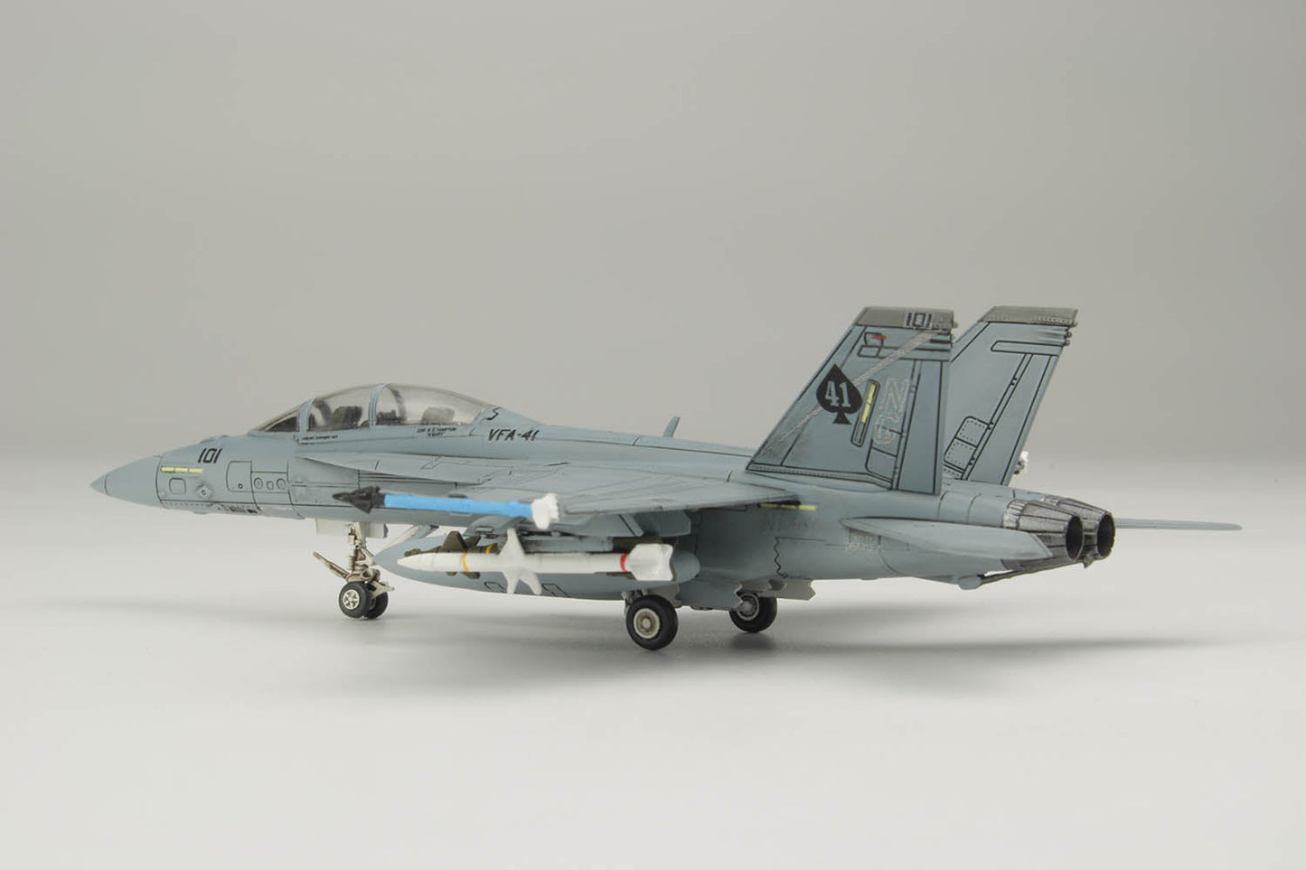 1/144 U.S. Navy Carrier-Based Fighter F/A-18F Super Hornet VFA-41 "Black Aces"