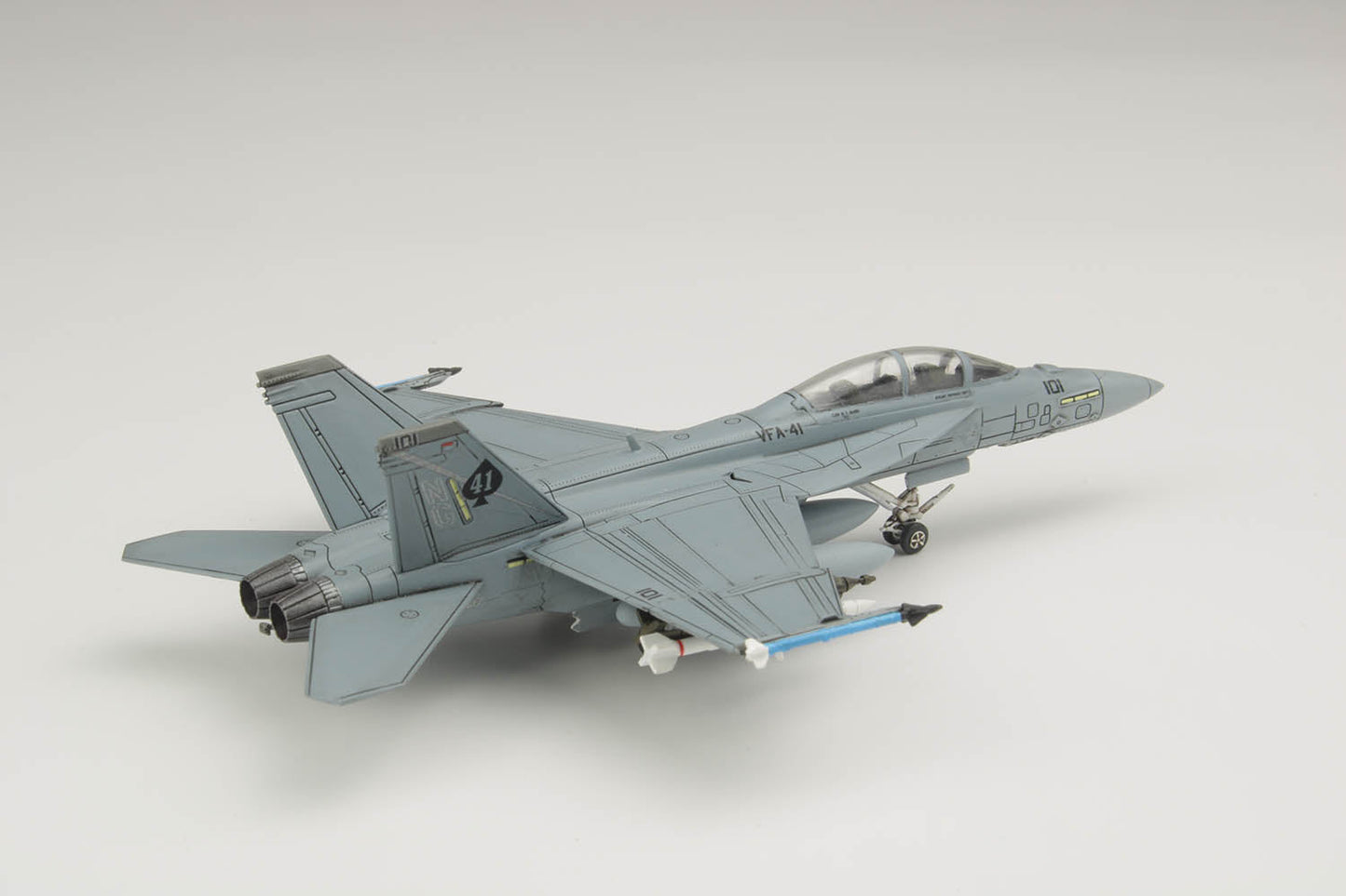 1/144 U.S. Navy Carrier-Based Fighter F/A-18F Super Hornet VFA-41 "Black Aces"